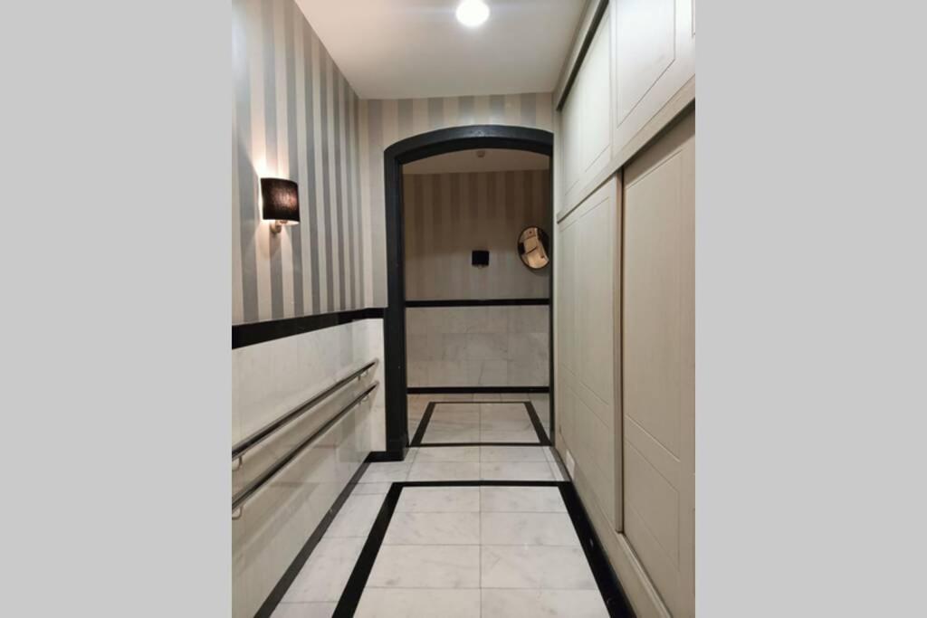 Centro Bilbao-parking Gratuito-cuidada Limpieza Appartement